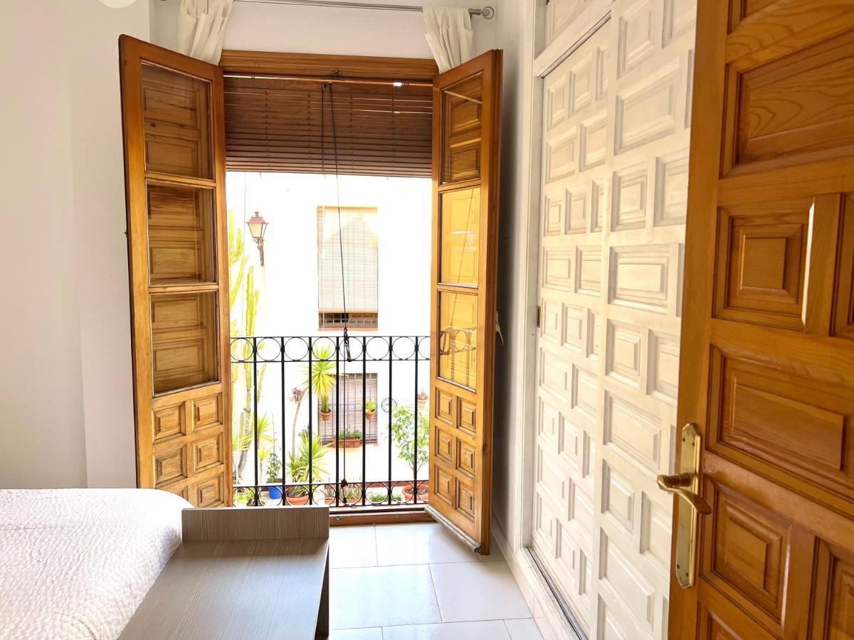 Apartamento San Basilio Apartment กอร์โดบา ภายนอก รูปภาพ
