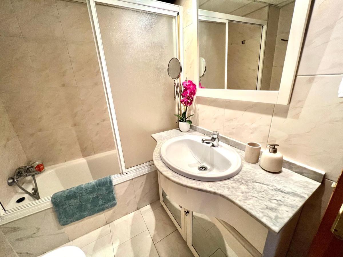 Apartamento San Basilio Apartment กอร์โดบา ภายนอก รูปภาพ
